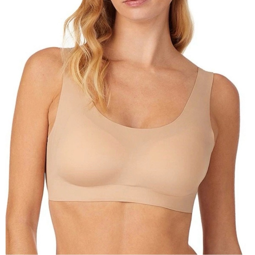 NWT Le Mystere wireless smooth shape soft shell bra size M